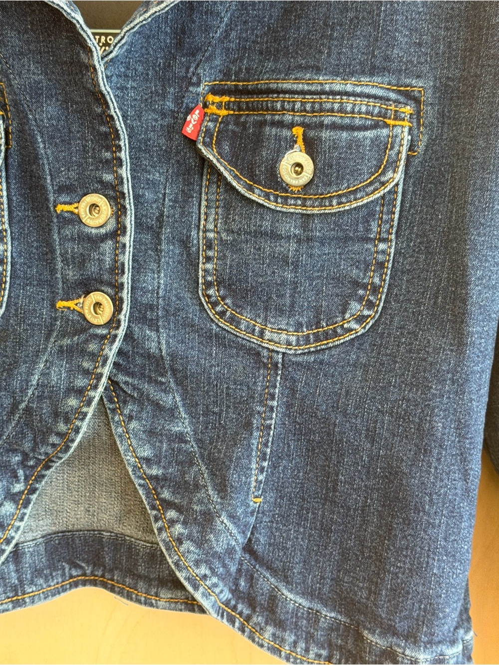 Vintage Levi's Cropped Denim Jacket - Picture 3 of 5
